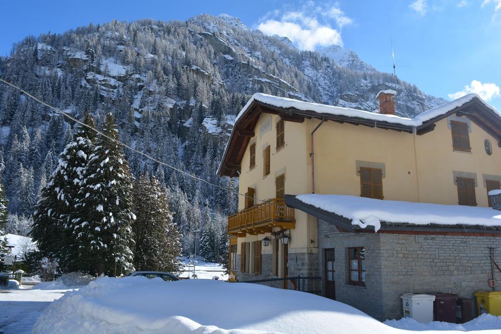 Hotel Villa Tedaldi Gressoney-Saint-Jean Zewnętrze zdjęcie