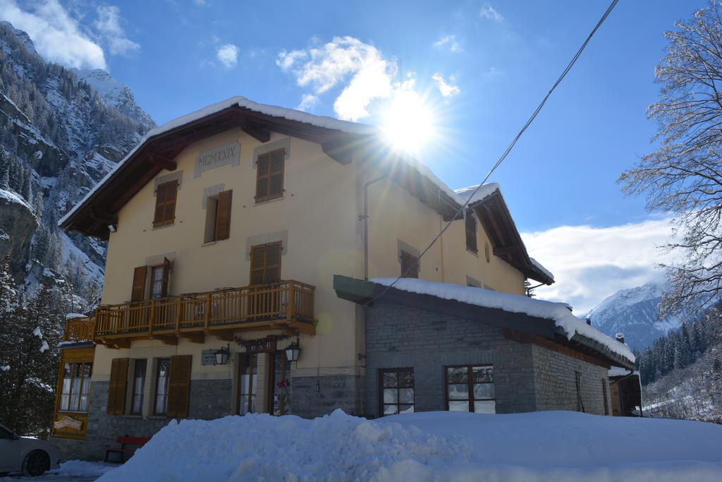 Hotel Villa Tedaldi Gressoney-Saint-Jean Zewnętrze zdjęcie